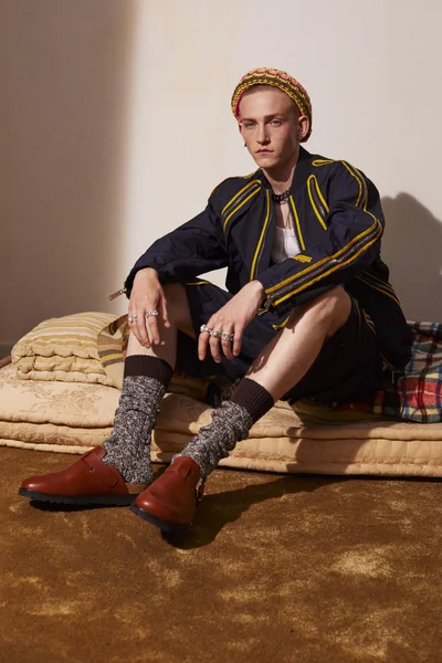 Look 50